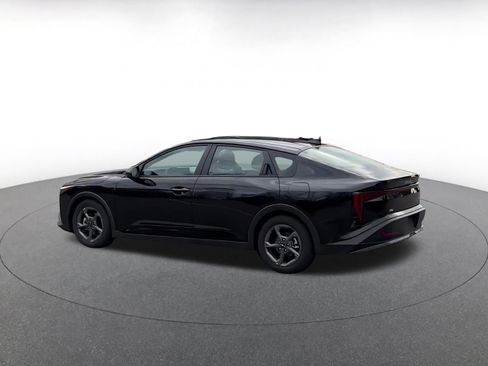 Used 2025 Kia K4 LXS image 11