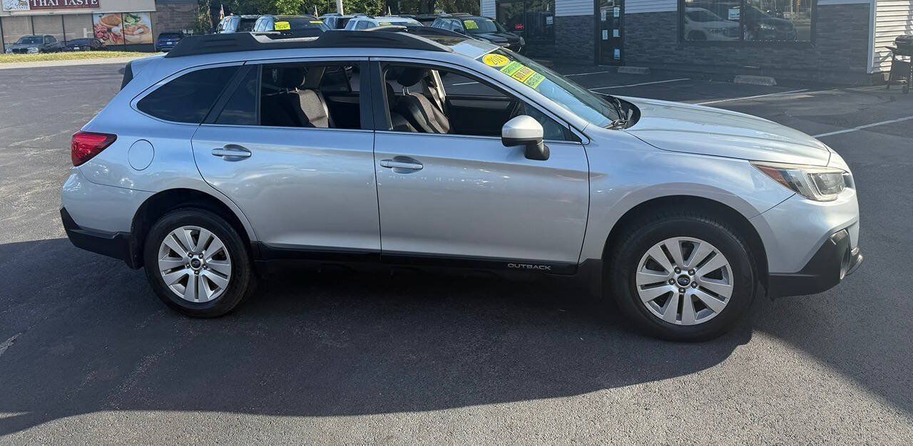 Used 2018 Subaru Outback 2.5i Premium AWD/4WD image 4