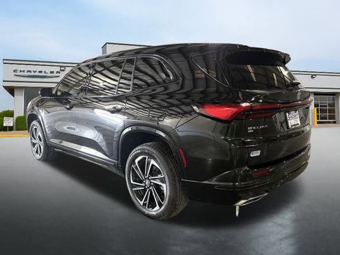 Used 2025 Buick Enclave Sport Touring w/ Power Package image 3