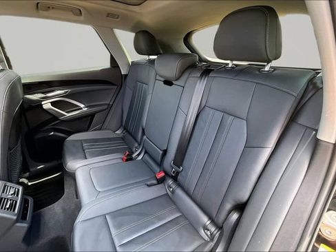 Used 2025 Audi Q5 Premium w/ Convenience Package AWD/4WD image 28