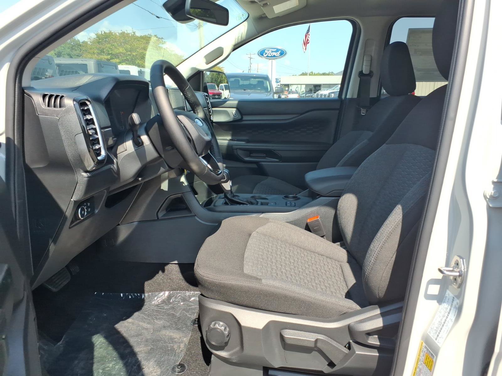 New 2026 Ford Ranger XLT w/ Black Appearance Package RWD image 9