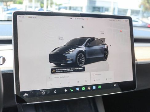 Used 2024 Tesla Model Y Long Range AWD/4WD image 31