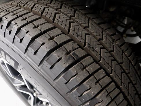 Certified 2022 Ford F150 XLT w/ Equipment Group 302A High image 20