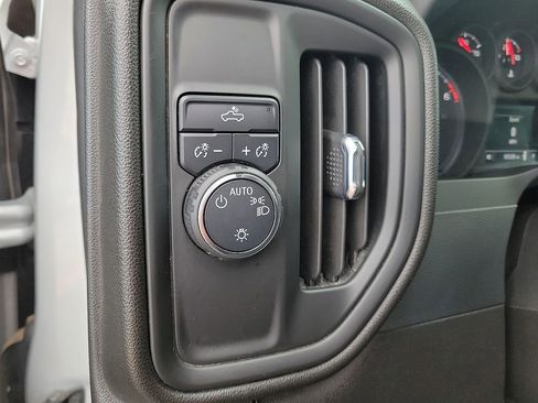 Used 2022 Chevrolet Silverado 1500 Custom image 13