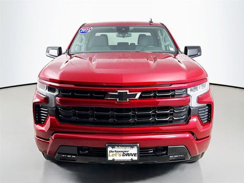 Used 2025 Chevrolet Silverado 1500 RST image 3