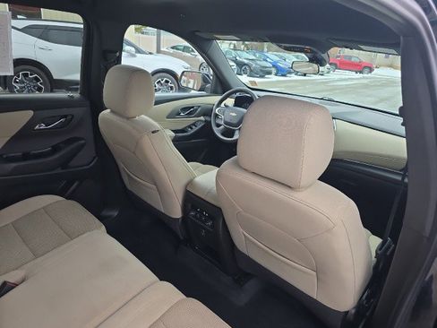 Used 2023 Chevrolet Traverse LS image 38