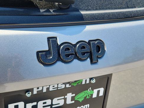 Used 2022 Jeep Compass Latitude AWD/4WD image 29
