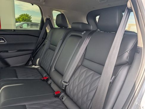 New 2026 Nissan Rogue Platinum w/ Platinum Premium Package AWD/4WD image 10