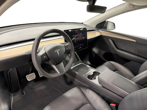 Certified 2023 Tesla Model Y Performance AWD/4WD image 9