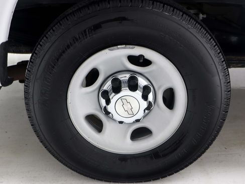 Used 2017 Chevrolet Express 3500 LT w/ LT Preferred Equipment Group RWD image 30