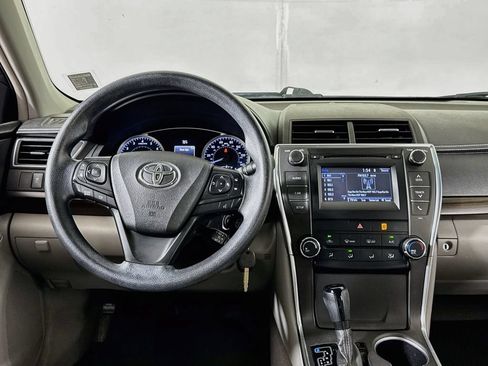 Used 2017 Toyota Camry LE FWD image 13