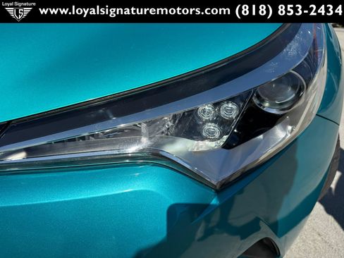 Used 2018 Toyota C-HR XLE FWD image 31