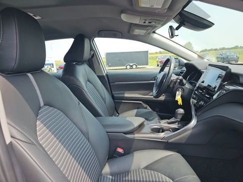 Used 2024 Toyota Camry SE FWD image 29