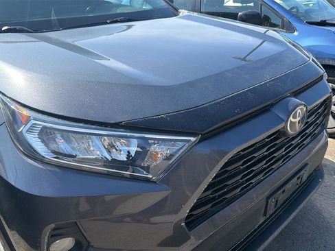 Used 2020 Toyota RAV4 XLE Premium image 4