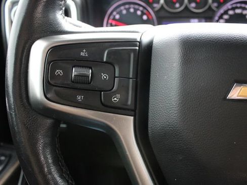Used 2022 Chevrolet Silverado 1500 LT AWD/4WD image 11