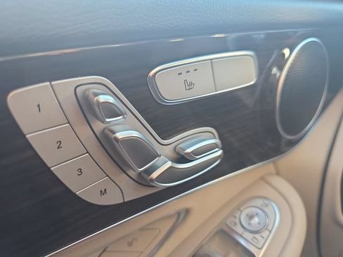 Used 2022 Mercedes-Benz GLC 300 4MATIC image 33