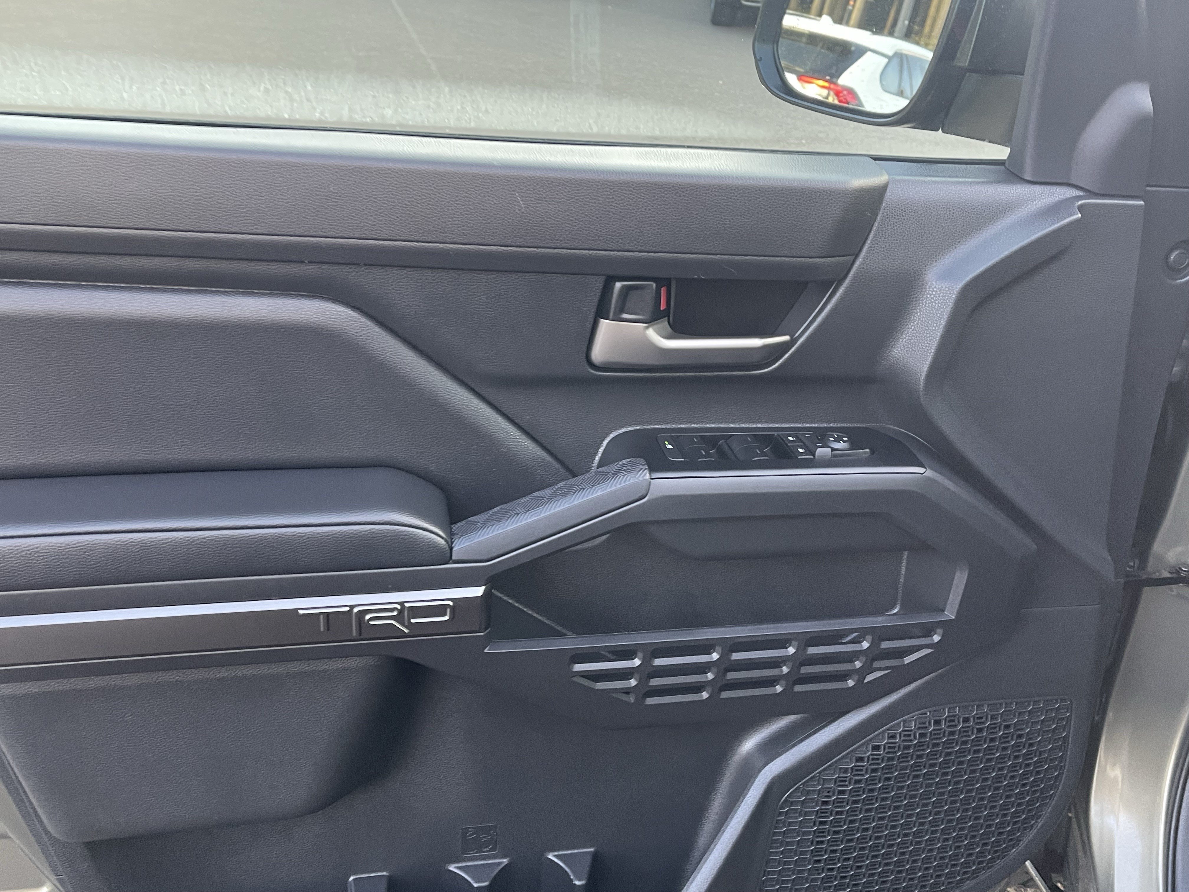 Certified 2025 Toyota Tacoma TRD Off-Road AWD/4WD image 16