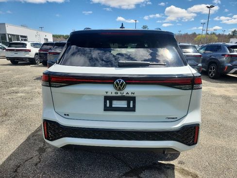 New 2026 Volkswagen Tiguan SE R-Line AWD/4WD image 6