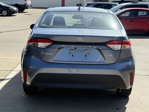 Used 2025 Toyota Corolla LE FWD image 5