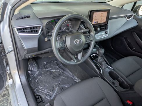 Used 2023 Toyota Corolla LE image 12