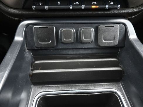 Used 2019 Chevrolet Silverado 2500 High Country image 22