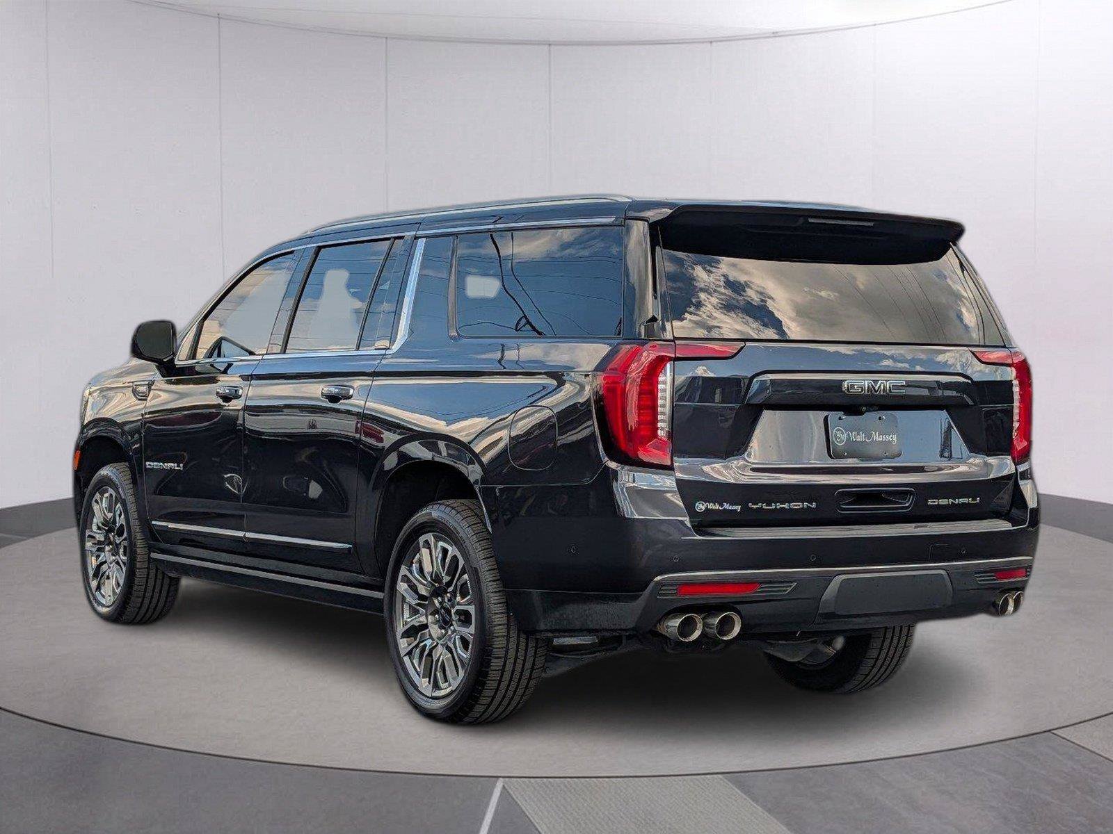Certified 2023 GMC Yukon XL Denali Ultimate AWD/4WD image 3