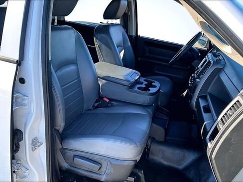 Used 2020 RAM 1500 Tradesman w/ Chrome Appearance Group image 28