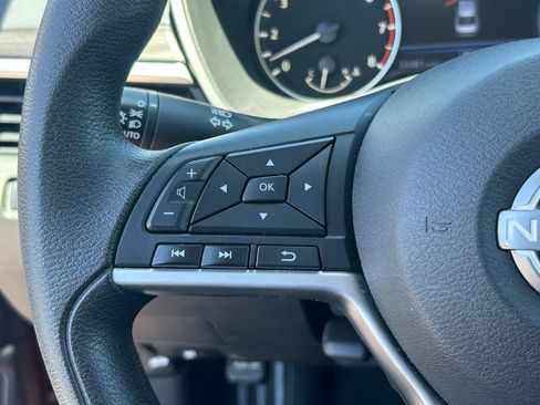 Used 2025 Nissan Altima 2.5 SV FWD image 19