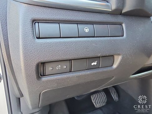 Used 2021 Nissan Rogue SV w/ Premium Package FWD image 10