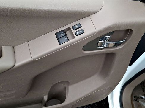 Used 2017 Nissan Frontier SV RWD image 10