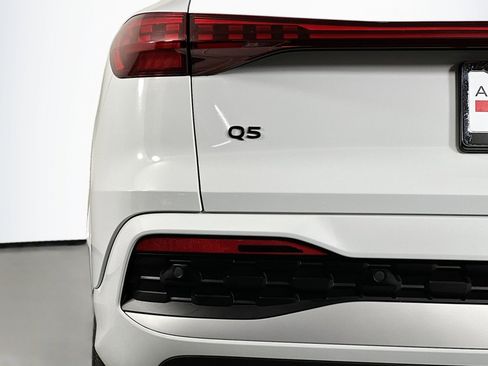 Used 2025 Audi Q5 Premium Plus w/ Premium Plus AWD/4WD image 17