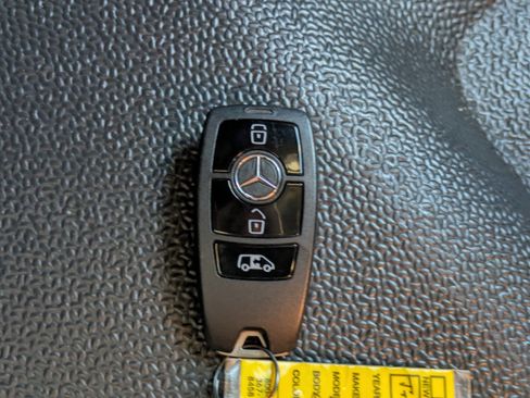 Used 2019 Mercedes-Benz Sprinter 1500 w/ Premium Plus Package image 25