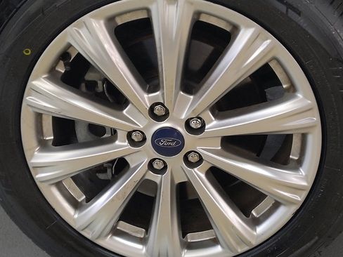 Used 2017 Ford Escape Titanium FWD image 31