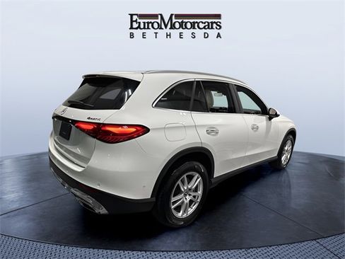 Used 2025 Mercedes-Benz GLC 300 4MATIC image 5