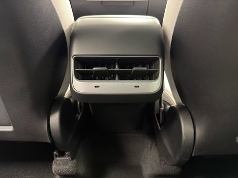 Used 2022 Tesla Model Y Performance AWD/4WD image 29
