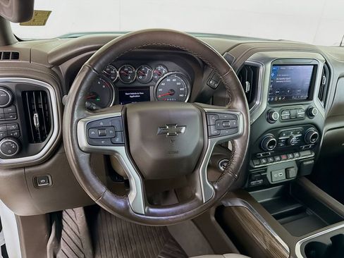 Used 2022 Chevrolet Silverado 1500 RST AWD/4WD image 13