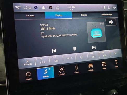 Used 2024 Jeep Grand Cherokee Limited w/ Black Appearance Package image 19