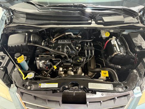 Used 2009 Chrysler Town & Country Touring w/ Flexible Seating Group image 25