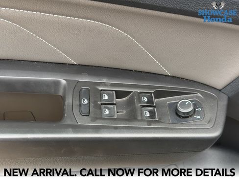 Used 2023 Volkswagen Atlas Cross Sport SE w/ Panoramic Sunroof Package AWD/4WD image 9