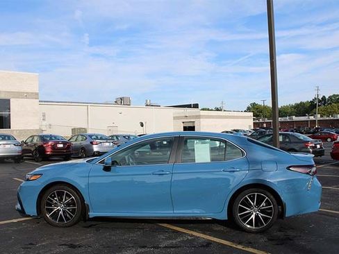 Used 2023 Toyota Camry SE FWD image 7