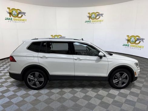 Used 2020 Volkswagen Tiguan SEL FWD image 11