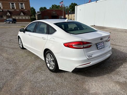 Used 2020 Ford Fusion SE FWD image 5
