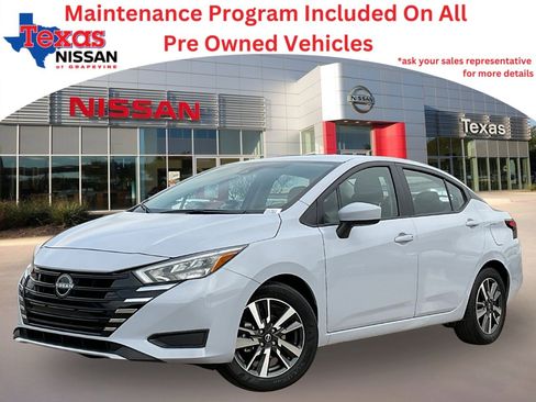 Used 2025 Nissan Versa SV image 1