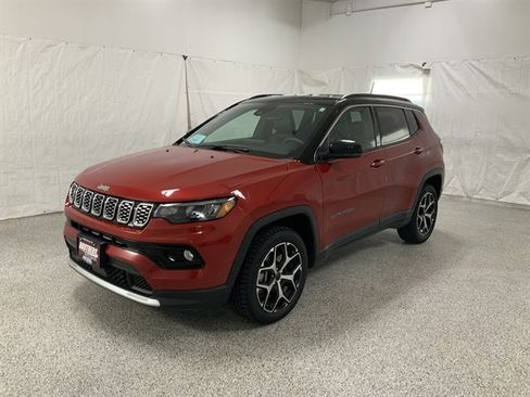 Used 2025 Jeep Compass Limited AWD/4WD image 2