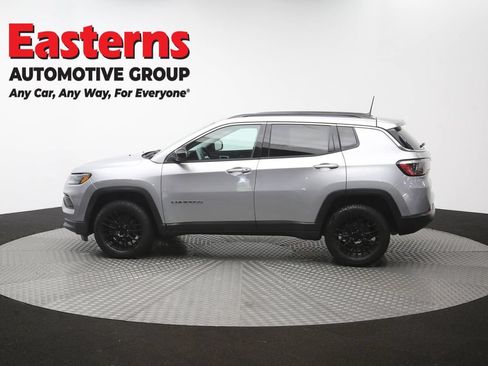Used 2022 Jeep Compass Latitude AWD/4WD image 59