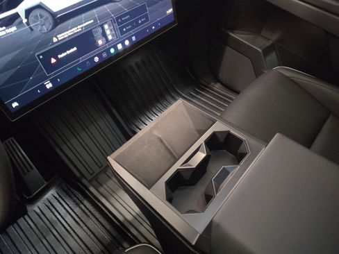 Used 2024 Tesla Cybertruck AWD Crew Cab image 24