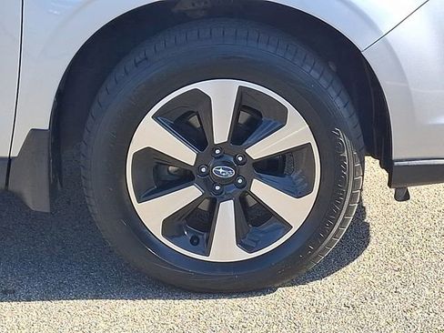 Used 2018 Subaru Forester 2.5i Premium AWD/4WD image 8