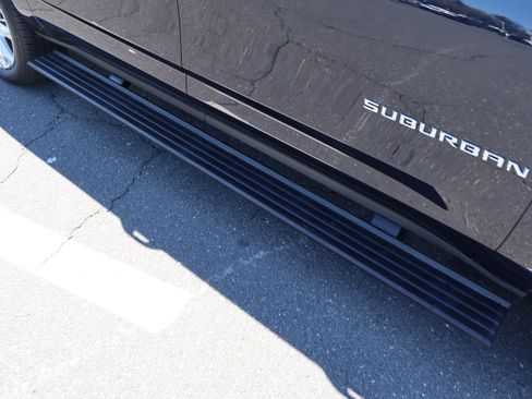 Used 2024 Chevrolet Suburban High Country w/ Advanced Technology Package image 12