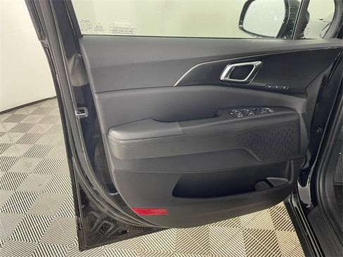 New 2026 Kia Carnival SX image 17