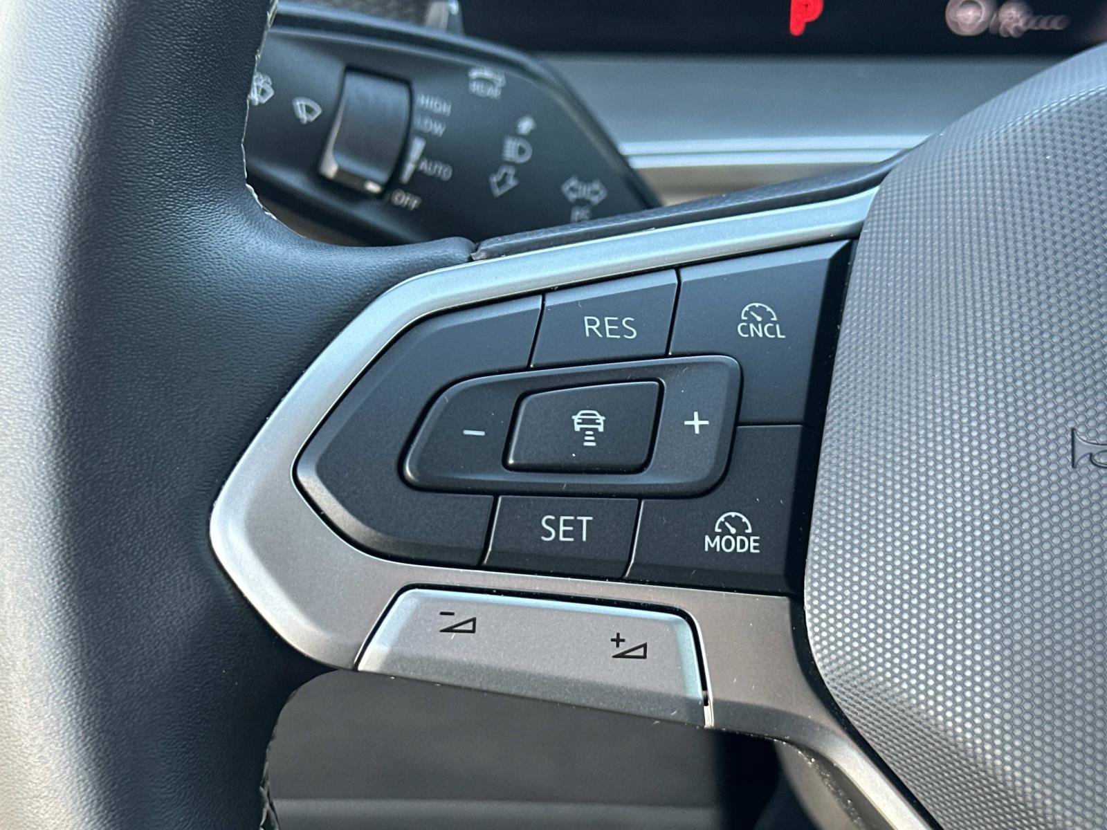 Certified 2026 Volkswagen Tiguan SE FWD image 9